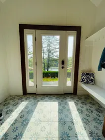 Renovated home with amazing waterfront views - Image 3