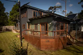 Loftus House // Modern Mountain Living in Katoomba - Image 5