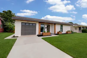 Family Escape • Near Moody Gardens & Beach - Image 2