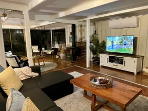 Coastal Country Retreat, Spa, fireplace, pet friendly, FREE WIFI wine & chocolates, Kilarney, 10 minutes to Phillip Island - Image 4