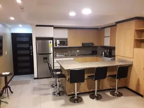 Modern 3B apartment in La Victoria Condominium. - Image 5