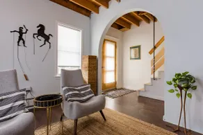 Charming Historic Home Near Waterfront Restaurants - Image 4