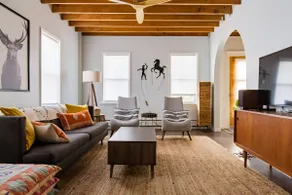 Charming Historic Home Near Waterfront Restaurants - Image 2