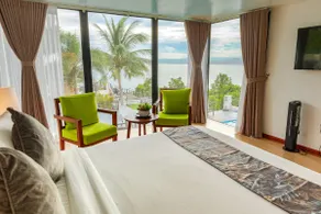 Exclusive mountain view, heated pool, spacious - Image 3