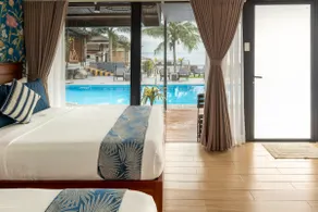 Exclusive mountain view, heated pool, spacious - Image 4