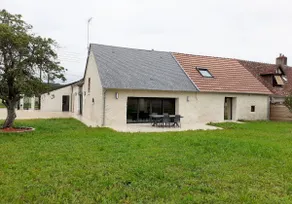 La Molinière, beautiful home with cathedral-style living room - Image 2
