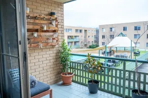 Contemporary 2BR apartment near Kingston - Hosted by Canstay - Image 3