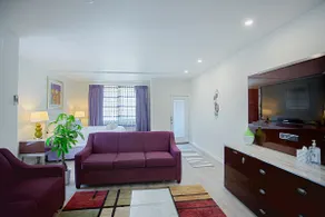 Spacious 500 sqft Studio with Balboa Park View - Image 3