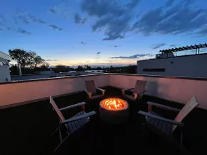 Heart of Tennyson - w/Rooftop Views & $0 cleaning - Image 4