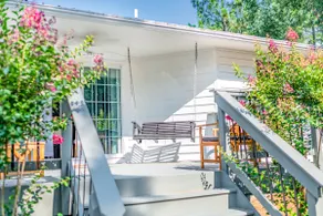 Pinehurst Cottage ★ Serves 8 ★ No Stairs ★ King Bed - Image 2