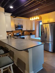 Lovely two-bedroom Industrial loft condo - Image 2