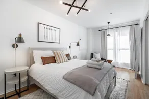 Cute 1Bed Loft at The Foundry - Steps to Riverside - Image 2