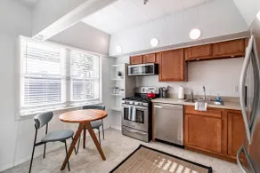 Cute 1Bed Loft at The Foundry - Steps to Riverside - Image 4