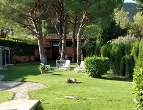 A nice country house with a swimming pool and a large garden - Image 2
