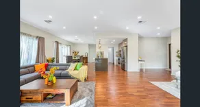 A cosy, cheerful 4BR home for perfect getaways - Image 4