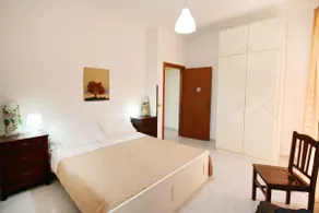 Appartament with private garden - Image 2