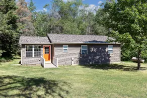 NEWLY REMODELED 2 BED CABIN ON ATV/SNOWMOBILE TRAIL - Image 3