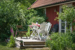 Cottage in the middle of nature with wonderful garden - Image 4