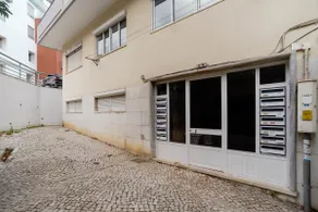 Refurbished, Stylish, Fully Equipped & Work-Ready - Image 5