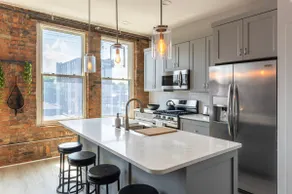 Rhinegeist Condo | Walkable | FREE Streetcar Usage - Image 2
