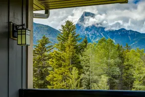 Lovely 3-BR condo w/Hot Tub at the Edge of Canmore - Image 5