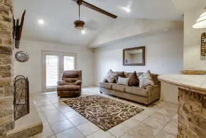 Updated townhome near TTU & Medical District - Image 2