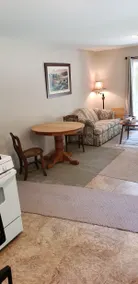 2 bedroom apt in a comfortable quiet setting - Image 3