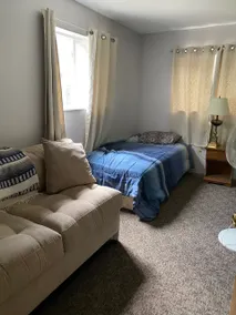 2 bedroom apt in a comfortable quiet setting - Image 5