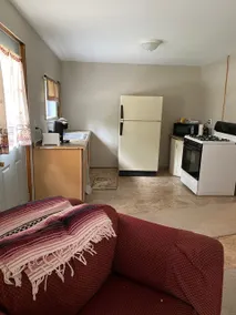 2 bedroom apt in a comfortable quiet setting - Image 2