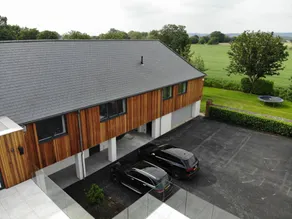 Luxury Cedar House, Private Garden & Pool House - Image 5