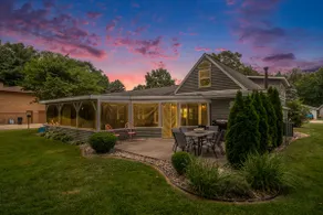 Lakeshore Cottage🎣 🚣‍♂️Waterfront/Great Wi-fi - Image 3