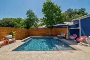 Stay In Style | Renovated & Walkable Bungalow - Image 4
