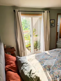 *Private Entrance & Deck* 10 min to Downtown Bend! - Image 3