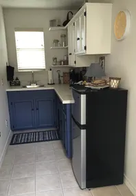 Adorable 3 room guest house w/ pool and amenities - Image 4