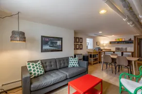 Private Lincoln Square Garden Apt - Image 3
