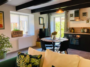 Charming little renovated house - Image 2