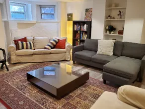 Dupont Townhouse 2 bedroom Apartment - Image 2