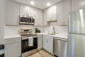 Chic 2-Bedroom Retreat in SF Mission District - Image 3