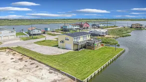 Waterfront! Front yard fishing! Amazing views! - Image 3