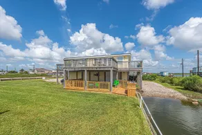 Waterfront! Front yard fishing! Amazing views! - Image 5