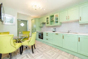 Showbusiness Apartment - Image 4