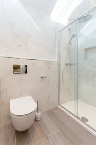 Showbusiness Apartment - Image 5
