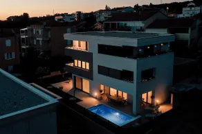 Luxury duplex apartment with a pool and seaview - Image 2