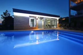 Luxury duplex apartment with a pool and seaview - Image 5