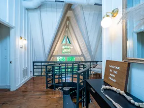 THE AWAY FRAME: Cozy 5 Bdrm A-Frame in the Woods - Image 4