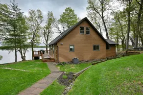 Beautiful Lakeside Cabin on Long Lake - Image 5