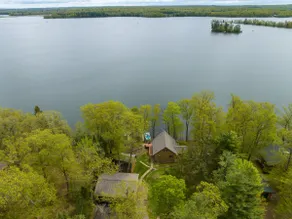 Beautiful Lakeside Cabin on Long Lake - Image 2