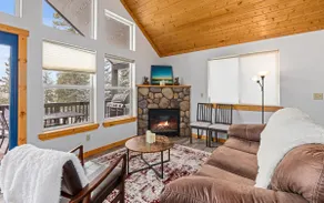 Hot tub, Deck, Mountain View, Pet friendly Cabin - Image 4