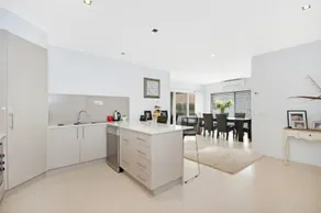 Central Warrnambool Townhouse - Image 3