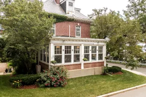 Boston Harbor Waterfront House - Image 5